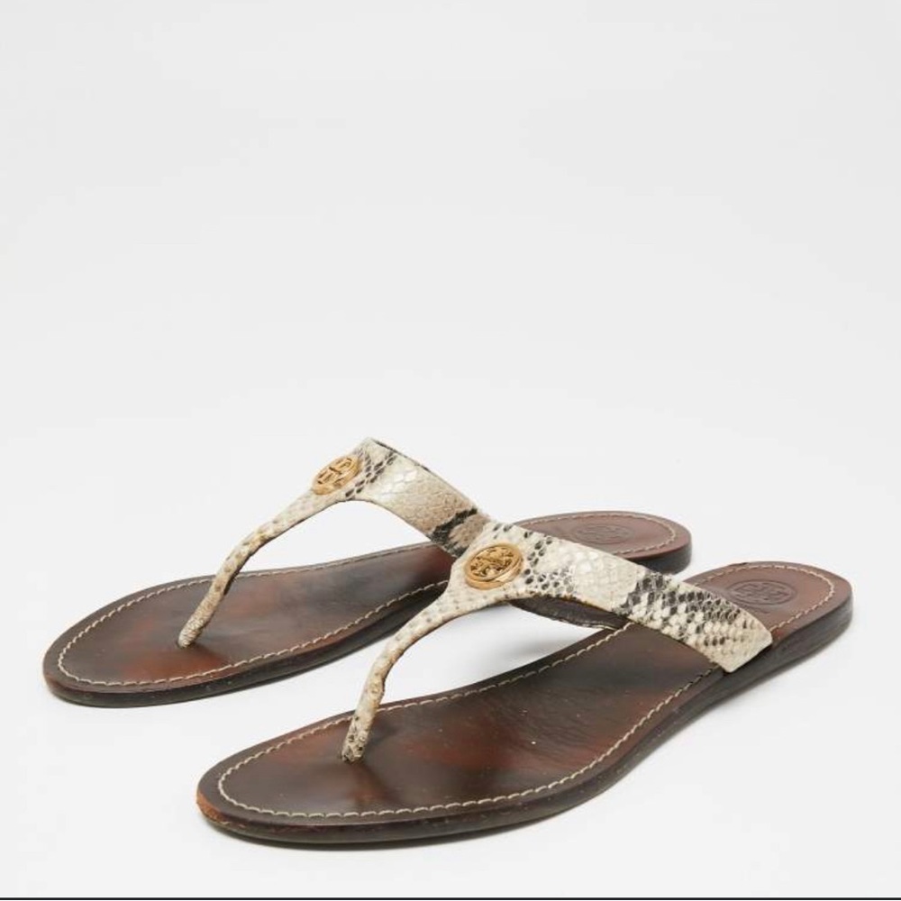 Tory Burch Beige/Black Snakeskin Embossed Leather Flat Thong Sandals